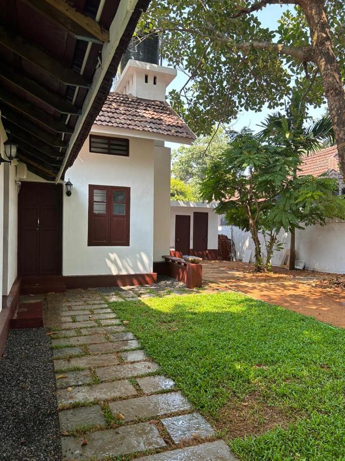 Lannister Inn Kochi Exterior foto